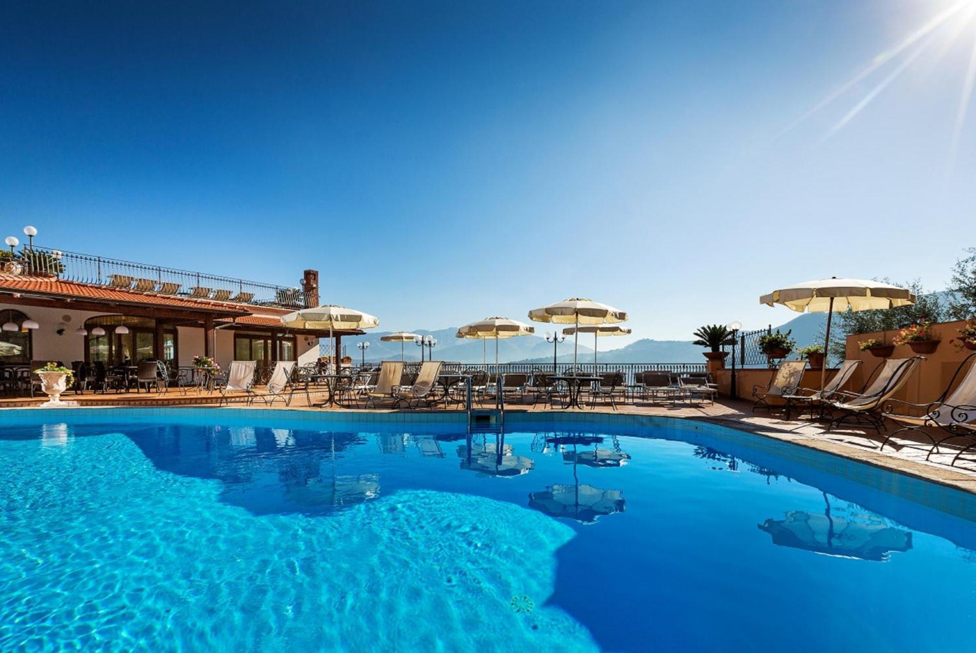 Hotel La Vue D'Or ซอร์เรนโต ภายนอก รูปภาพ